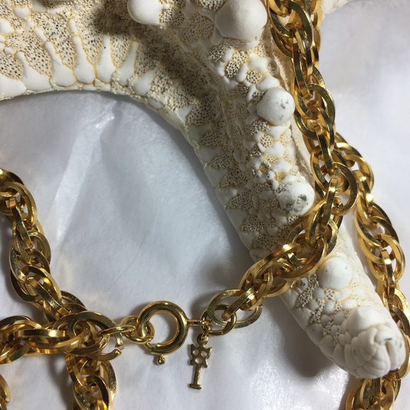 Trifari Crown 54 in necklace (SW) - Picture 2 of 6